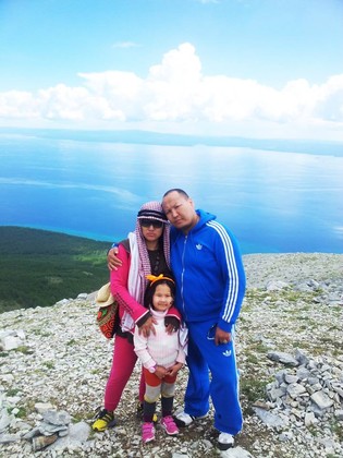 Дуучин Т.Дэлгэрмөрөнгийн гэргий бурхан болжээ